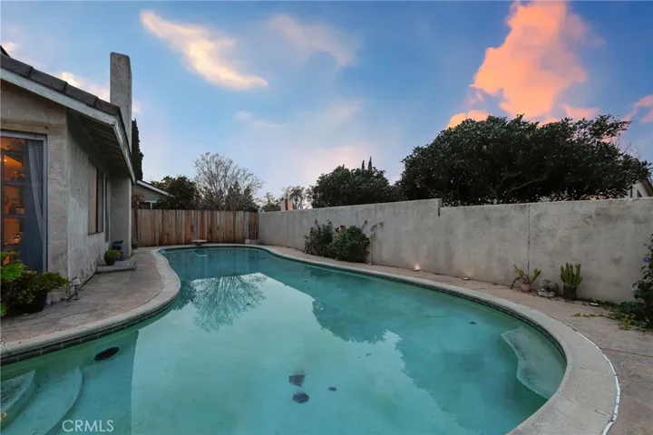 4 Deerwood W, Irvine, California 92604