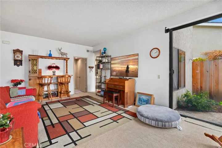 4 Deerwood W, Irvine, California 92604