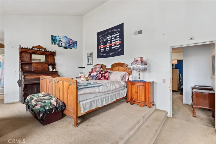 4 Deerwood W, Irvine, California 92604