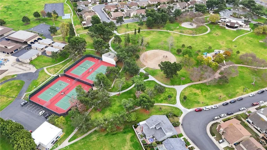 4 Deerwood W, Irvine, California 92604