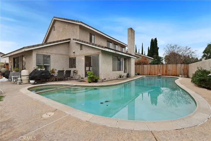 4 Deerwood W, Irvine, California 92604