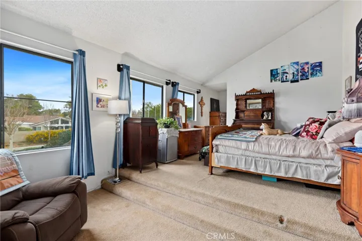 4 Deerwood W, Irvine, California 92604