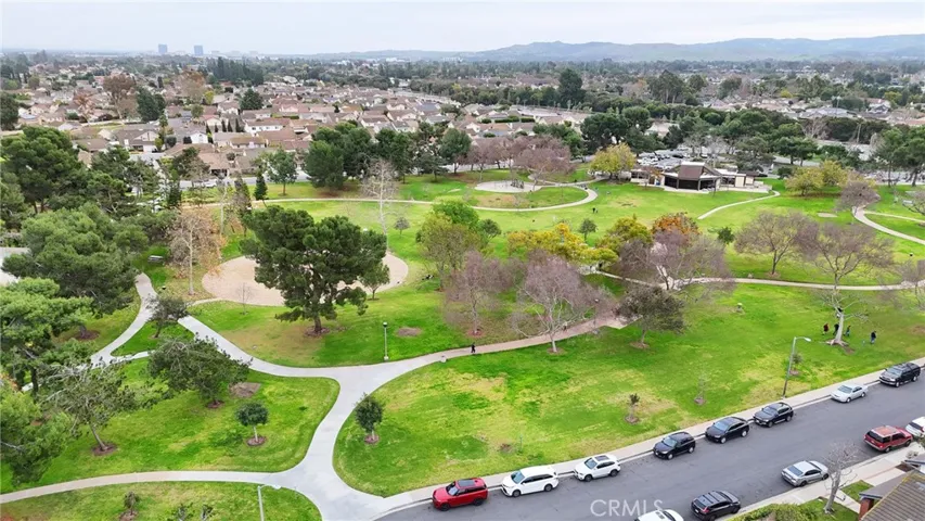 4 Deerwood W, Irvine, California 92604