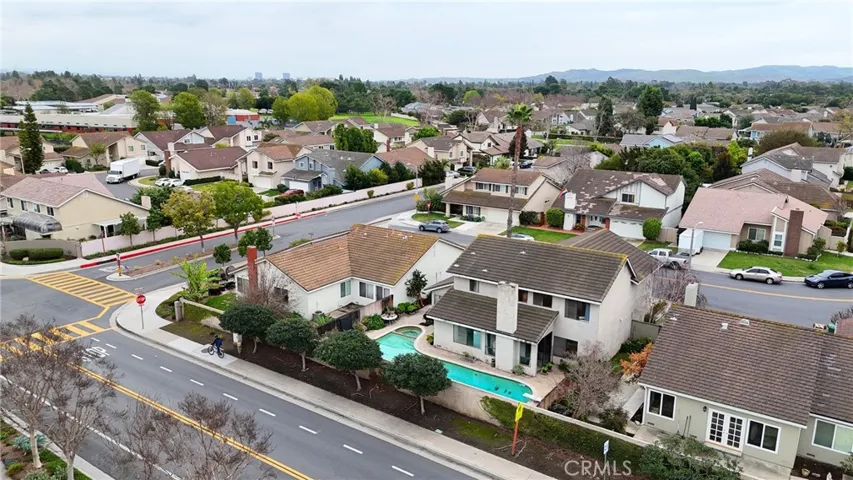4 Deerwood W, Irvine, California 92604