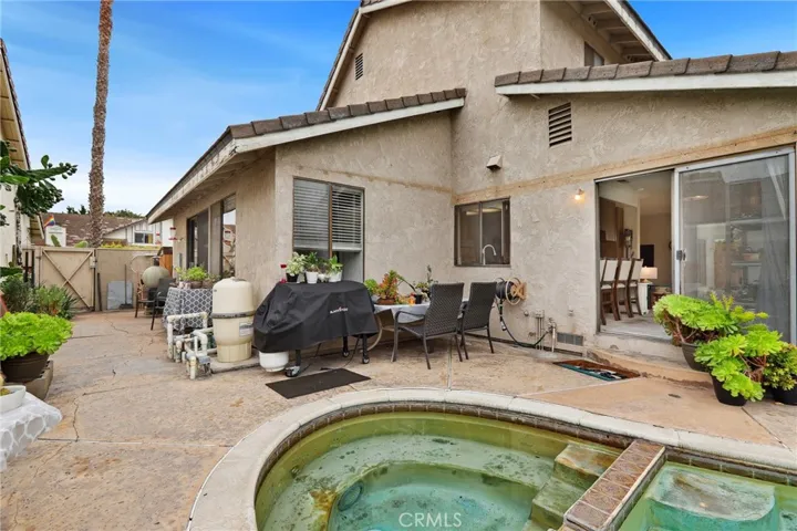 4 Deerwood W, Irvine, California 92604