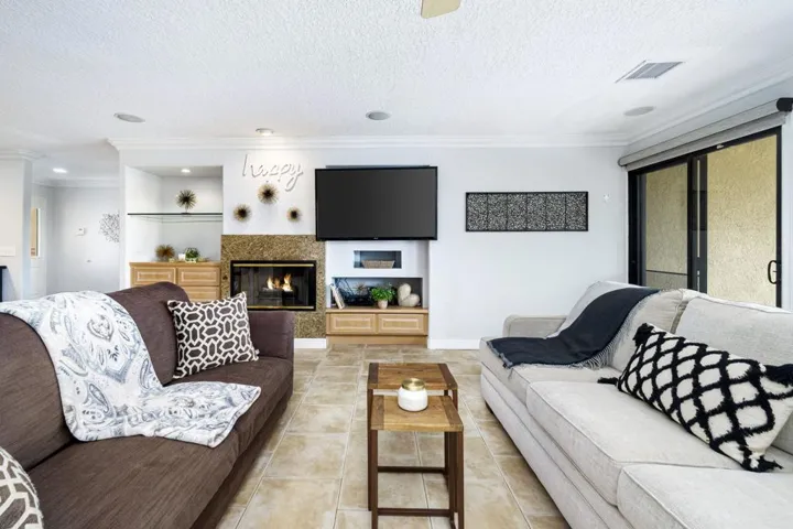 6-web-or-mls-JI_California_OPMG_0124_006