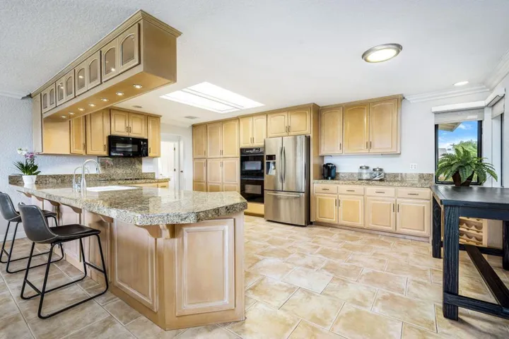 23-web-or-mls-JI_California_OPMG_0124_02