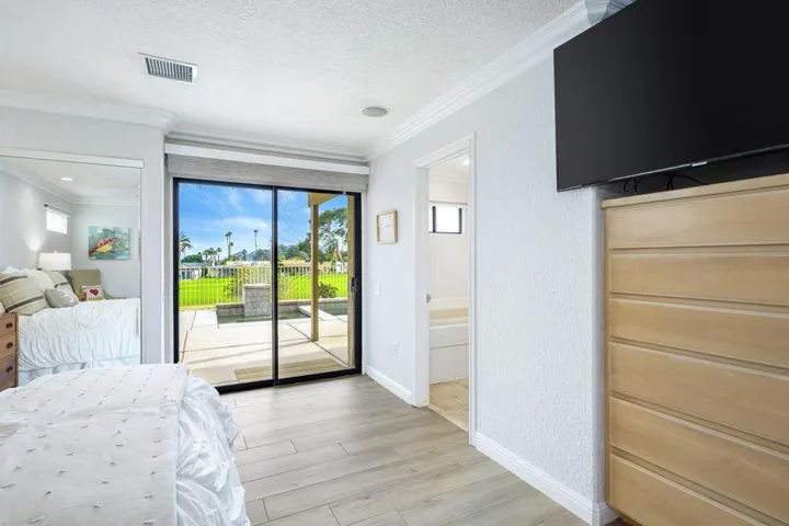 29-web-or-mls-JI_California_OPMG_0124_02