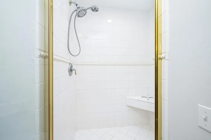 31-web-or-mls-JI_California_OPMG_0124_03