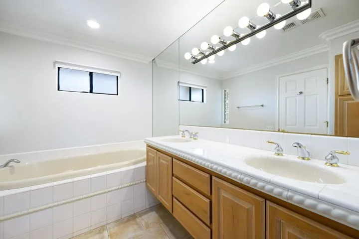 30-web-or-mls-JI_California_OPMG_0124_03