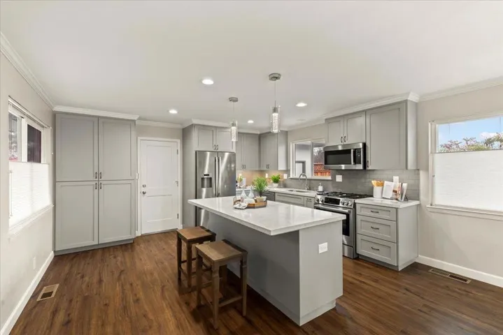 810 Eschenburg Drive, Gilroy, California 95020