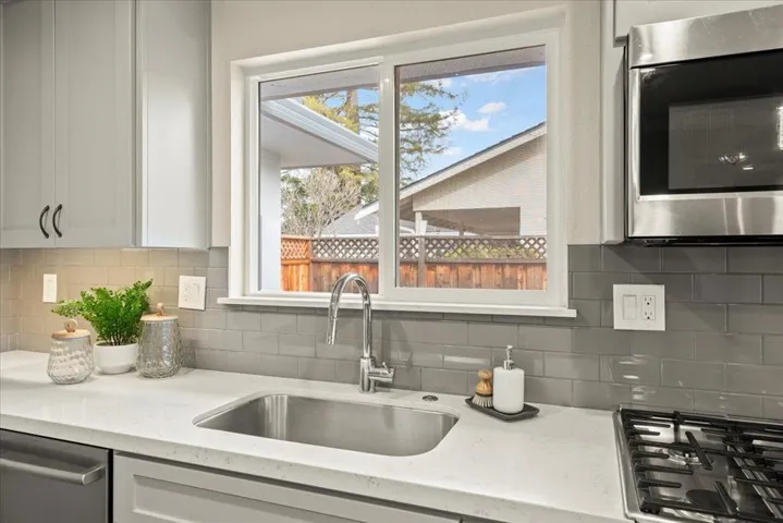 810 Eschenburg Drive, Gilroy, California 95020