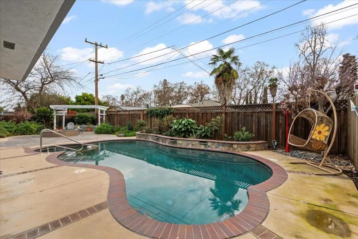 810 Eschenburg Drive, Gilroy, California 95020