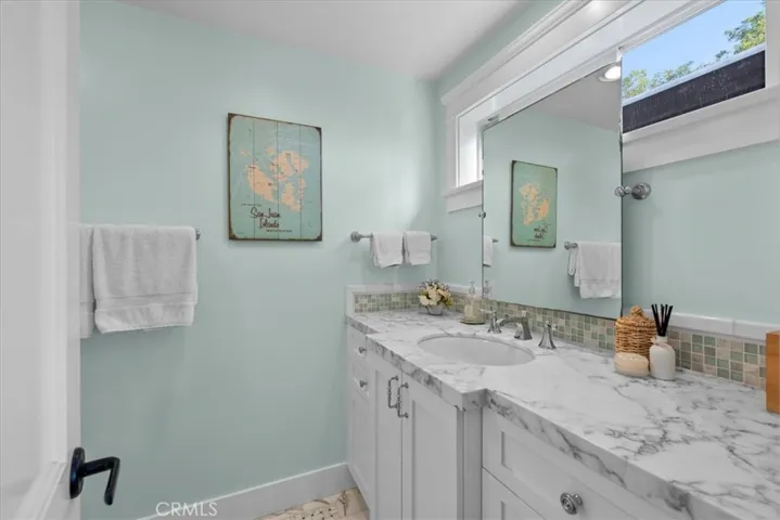 Ensuite guest bath