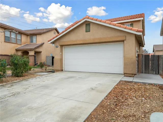 14392 Queen Valley Road, Victorville, California 92394