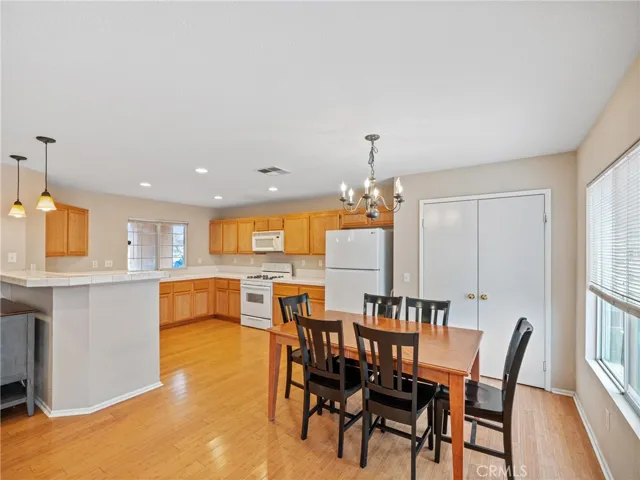 14392 Queen Valley Road, Victorville, California 92394