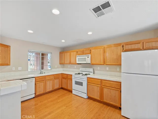 14392 Queen Valley Road, Victorville, California 92394