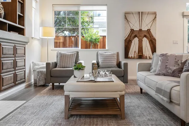 10 Sanderling Court, Alameda, California 94501
