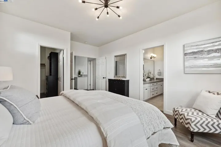 10 Sanderling Court, Alameda, California 94501