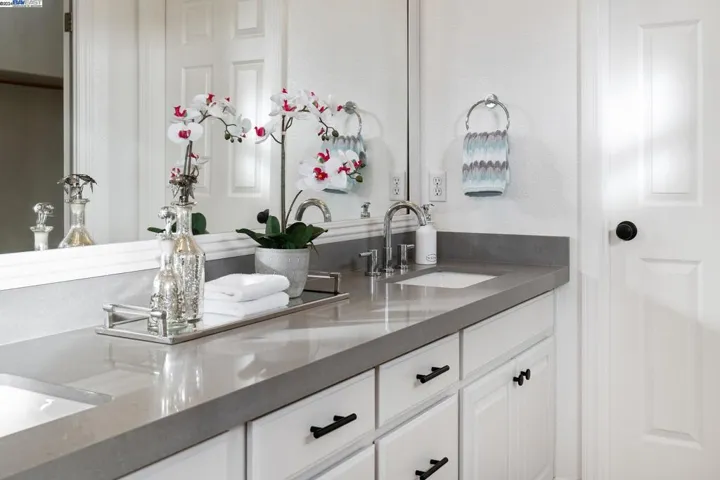 10 Sanderling Court, Alameda, California 94501
