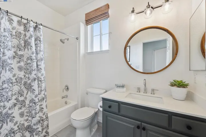 10 Sanderling Court, Alameda, California 94501