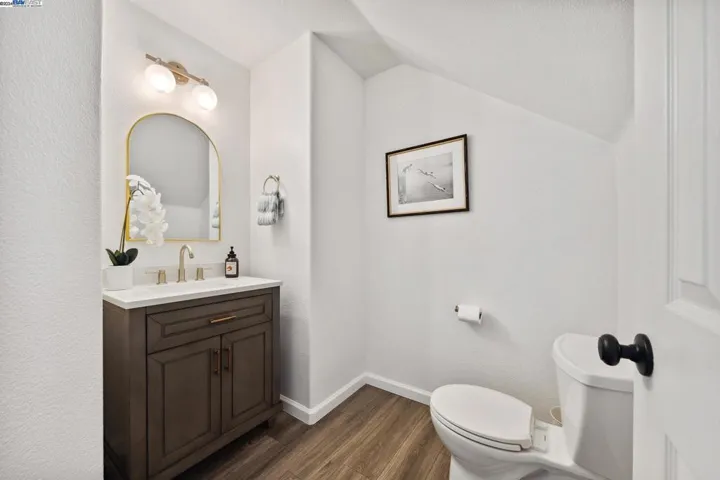 10 Sanderling Court, Alameda, California 94501