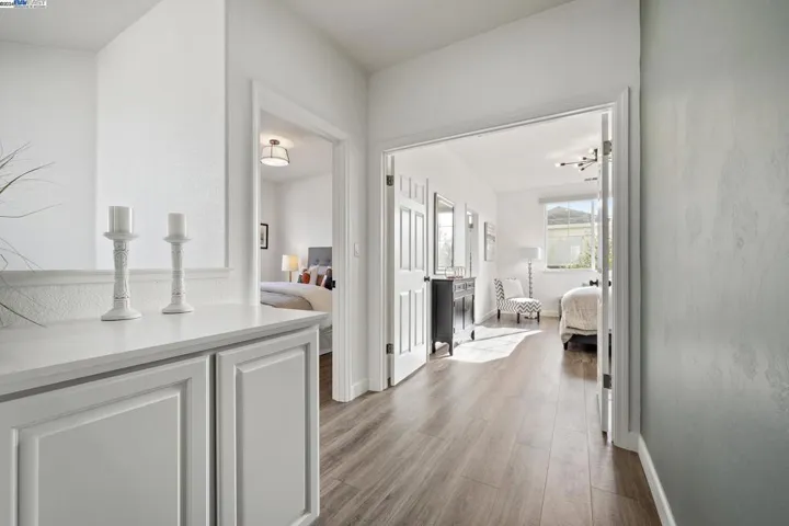 10 Sanderling Court, Alameda, California 94501