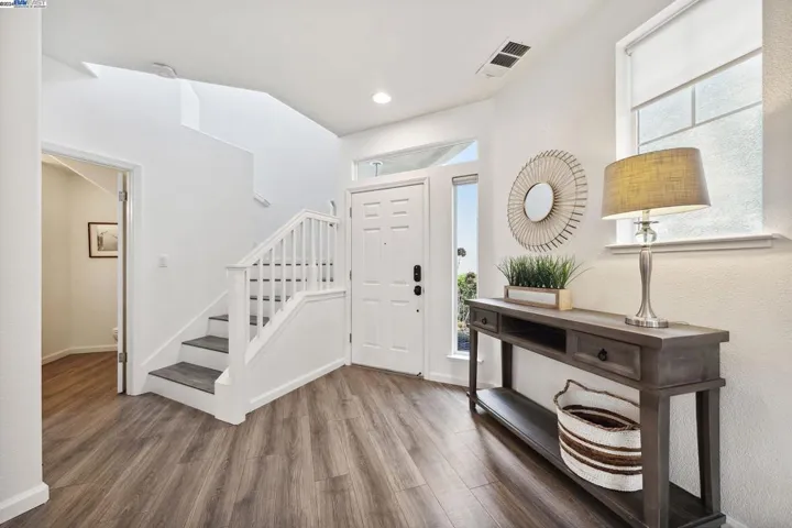 10 Sanderling Court, Alameda, California 94501