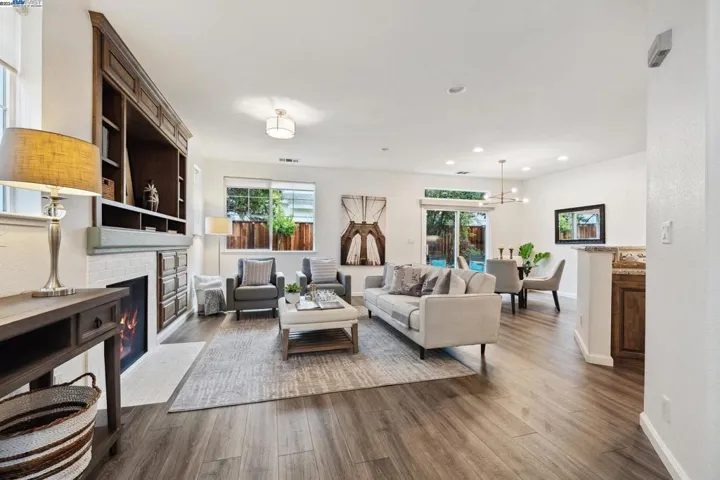 10 Sanderling Court, Alameda, California 94501
