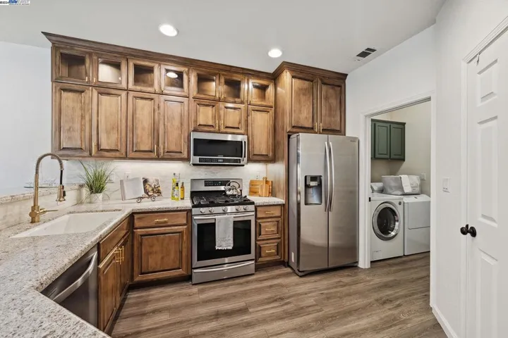 10 Sanderling Court, Alameda, California 94501