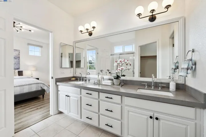 10 Sanderling Court, Alameda, California 94501