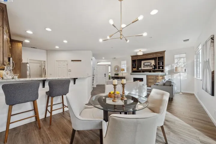 10 Sanderling Court, Alameda, California 94501