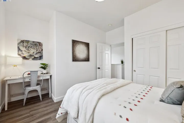 10 Sanderling Court, Alameda, California 94501