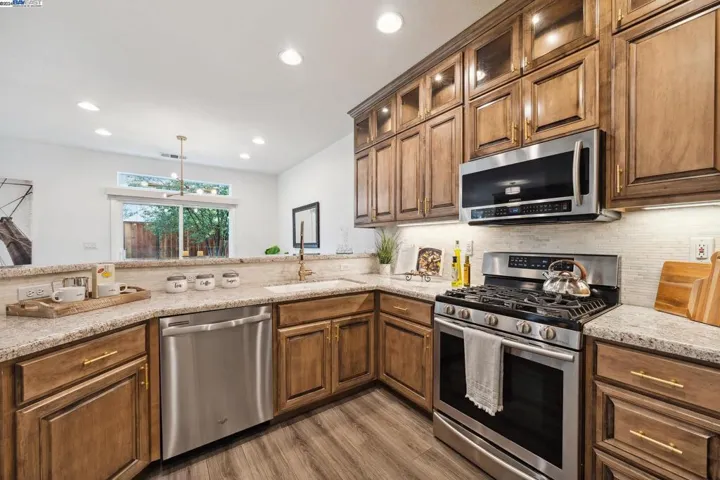 10 Sanderling Court, Alameda, California 94501