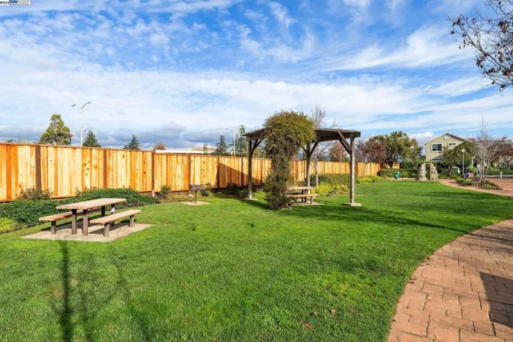 10 Sanderling Court, Alameda, California 94501