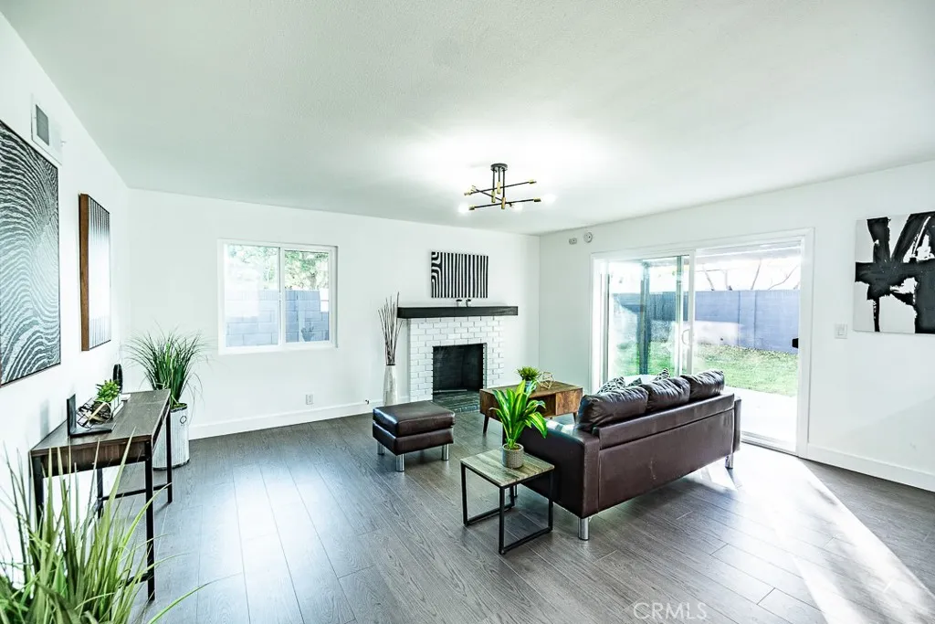 2141 S Vern Street, Anaheim, California 92802 home-pic-2