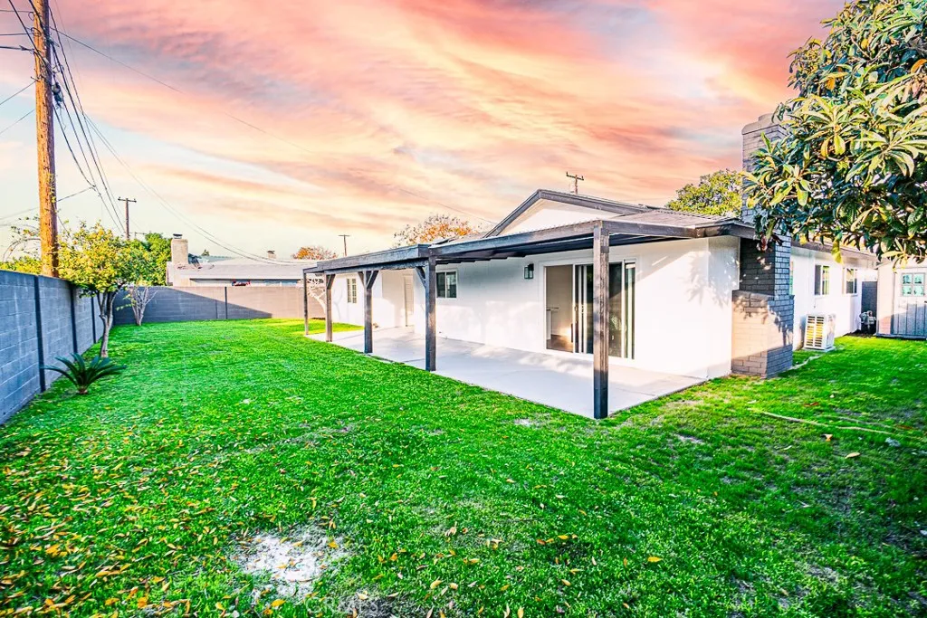 2141 S Vern Street, Anaheim, California 92802 home-pic-12