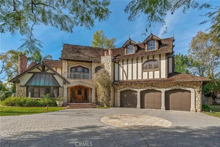 20010 Hawks Hill Road, Chatsworth, California 91311