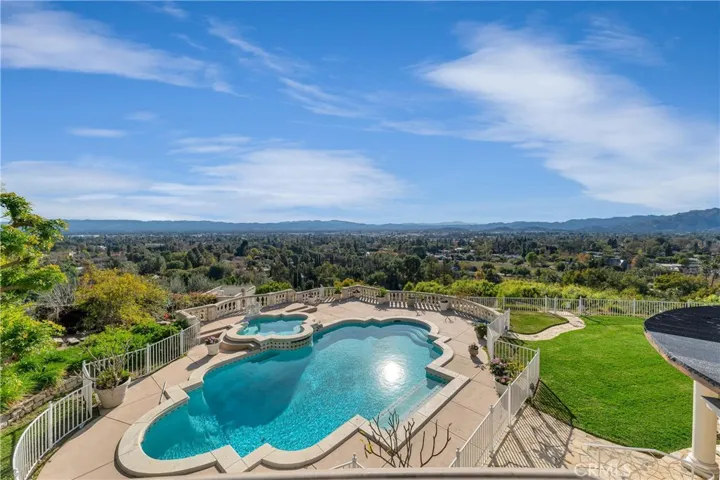 20010 Hawks Hill Road, Chatsworth, California 91311