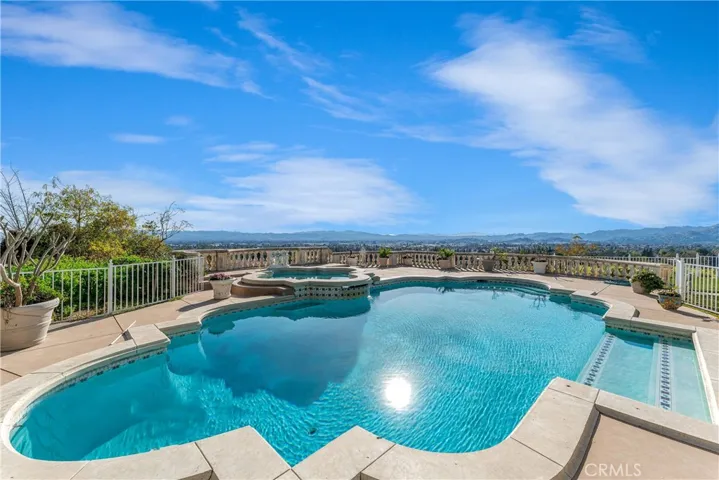 20010 Hawks Hill Road, Chatsworth, California 91311