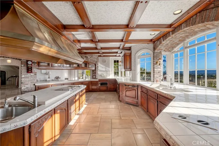 20010 Hawks Hill Road, Chatsworth, California 91311