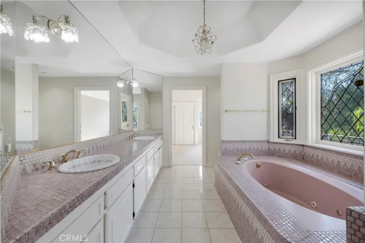 20010 Hawks Hill Road, Chatsworth, California 91311