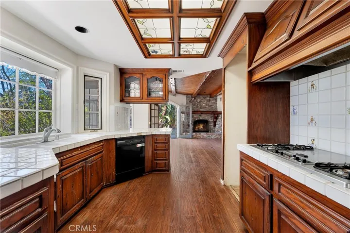 20010 Hawks Hill Road, Chatsworth, California 91311