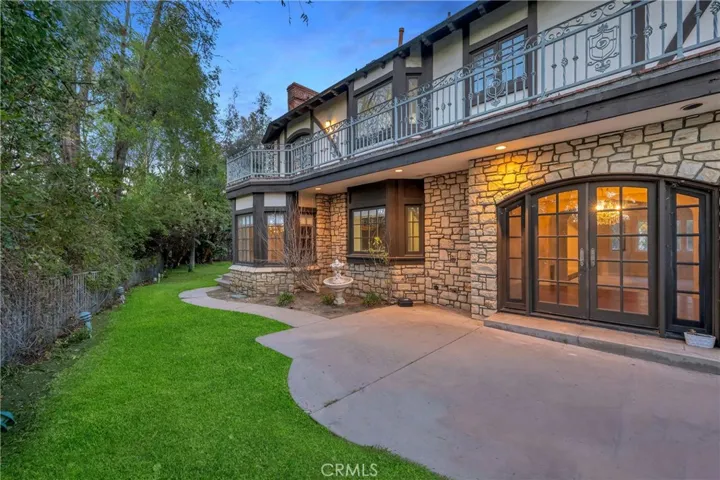20010 Hawks Hill Road, Chatsworth, California 91311