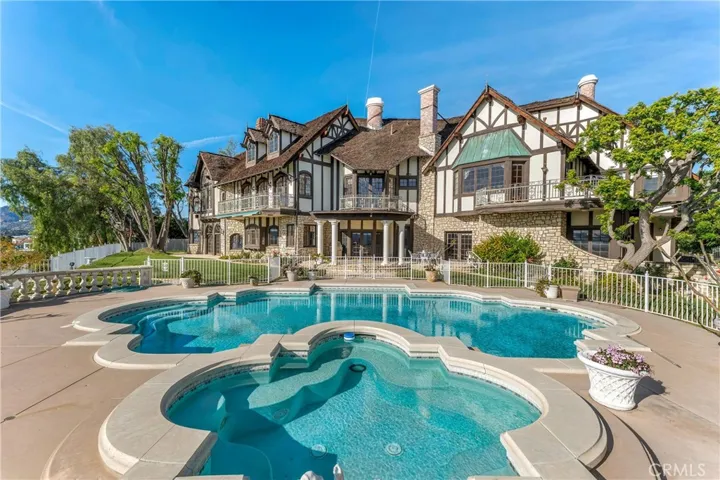 20010 Hawks Hill Road, Chatsworth, California 91311