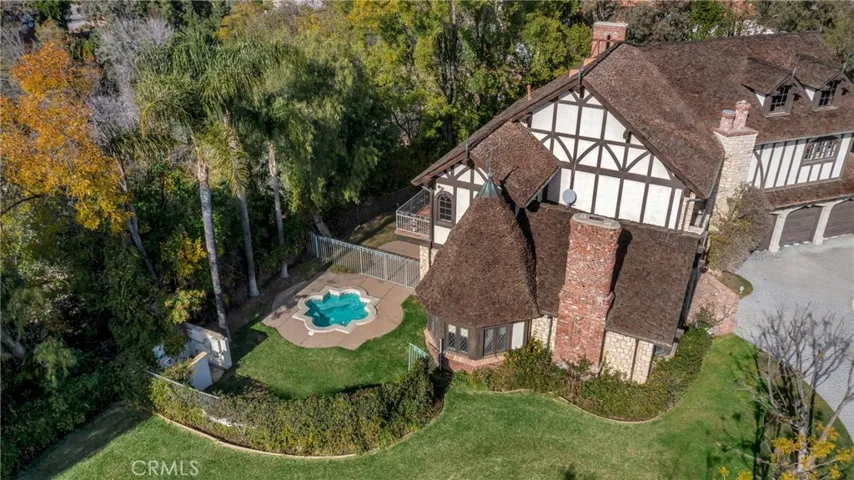 20010 Hawks Hill Road, Chatsworth, California 91311