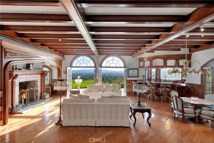 20010 Hawks Hill Road, Chatsworth, California 91311