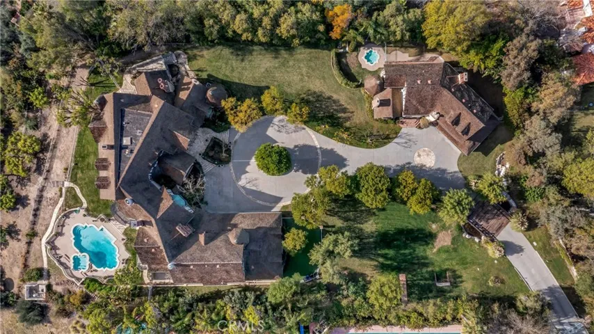 20010 Hawks Hill Road, Chatsworth, California 91311