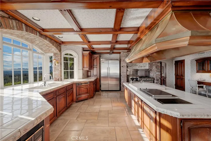 20010 Hawks Hill Road, Chatsworth, California 91311