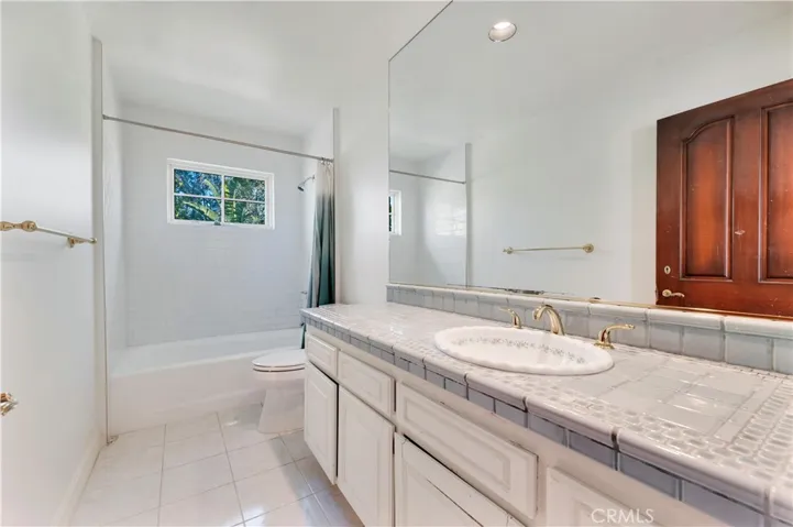 20010 Hawks Hill Road, Chatsworth, California 91311